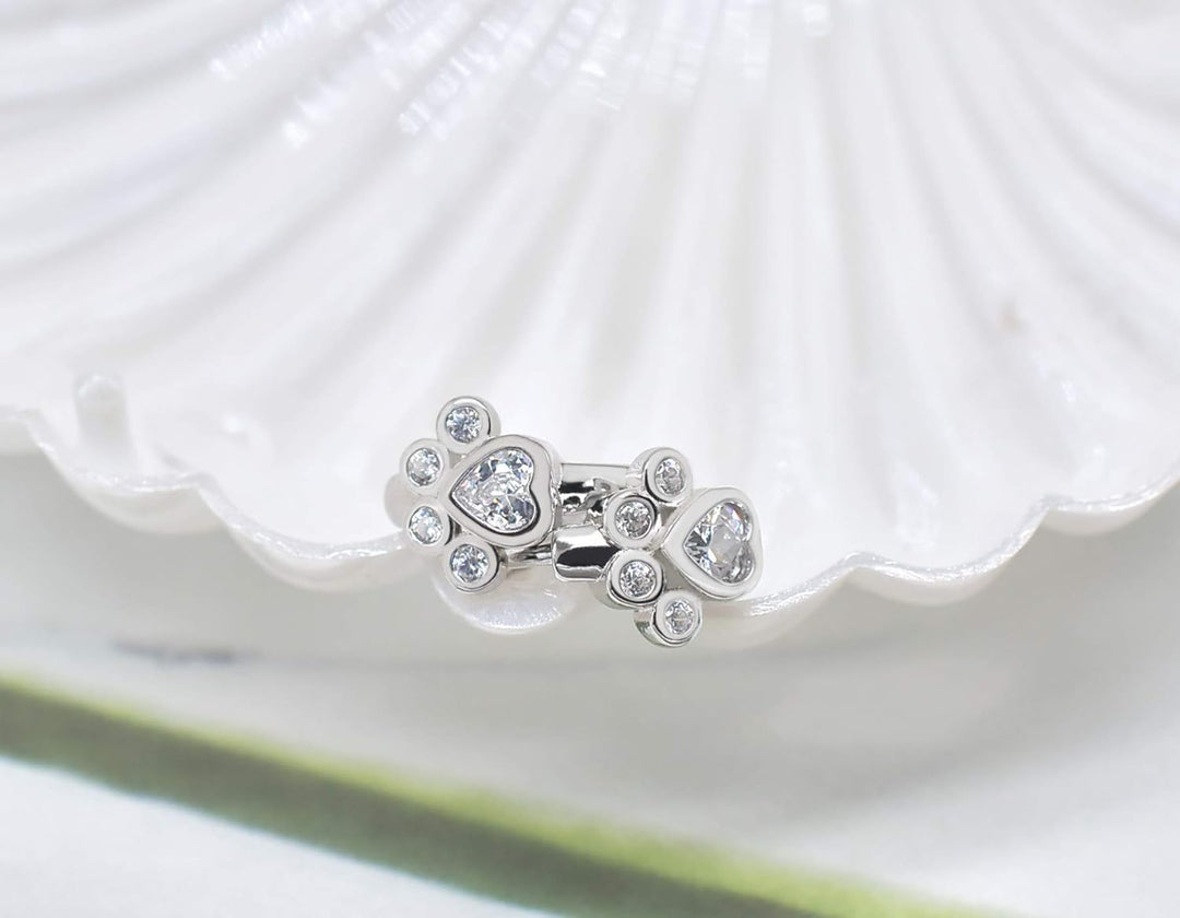 עגילי חישוק קטנים עם דגם טביעת כף – עגילי חוגי חיות לנשים